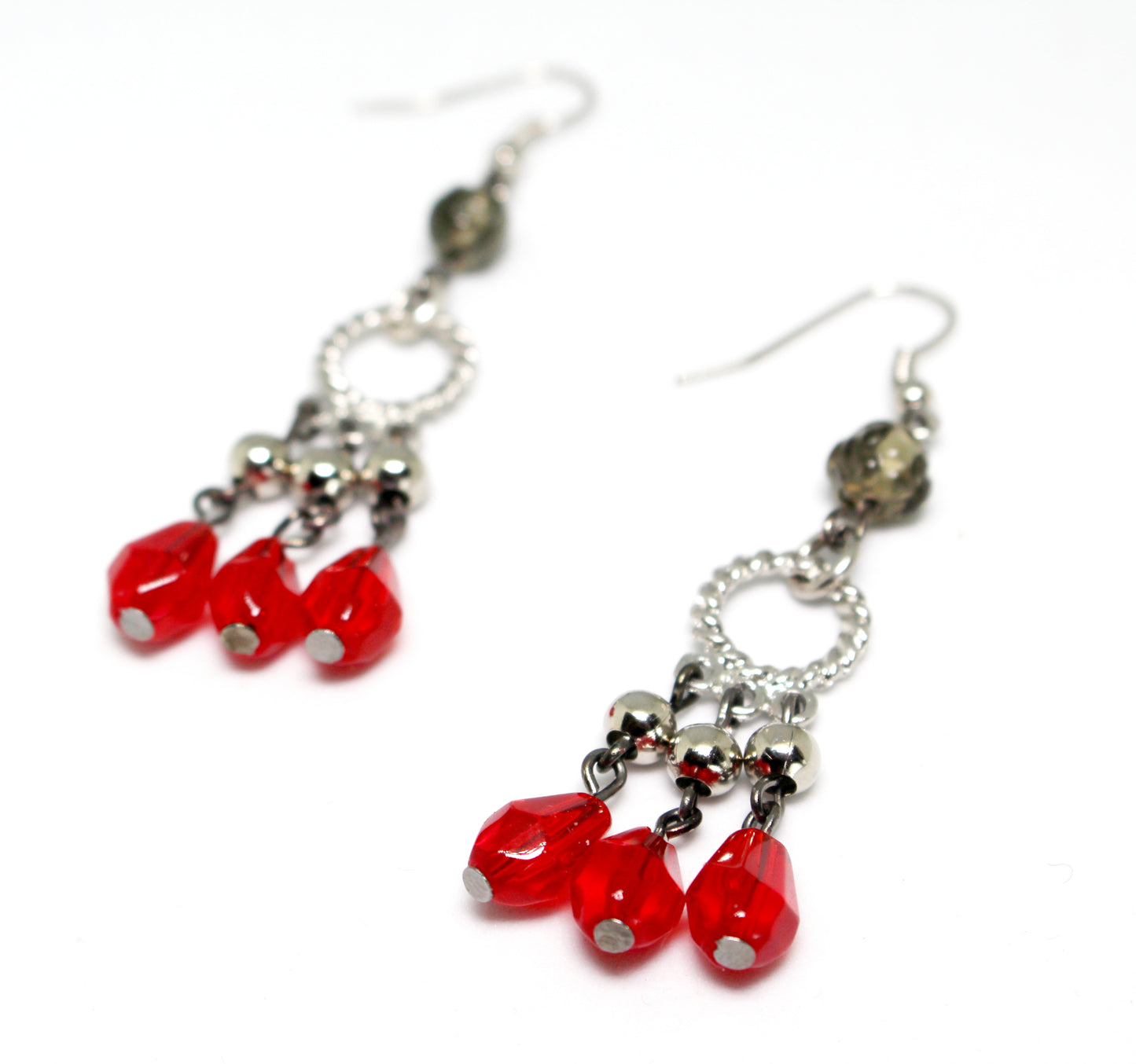 Boucles d'oreilles gouttes rouges pendantes