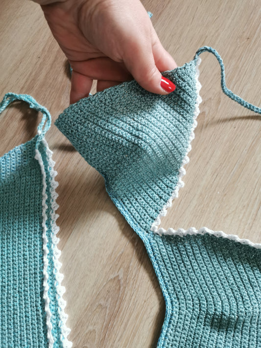 Bikini Bella fait au crochet bleu turquoise