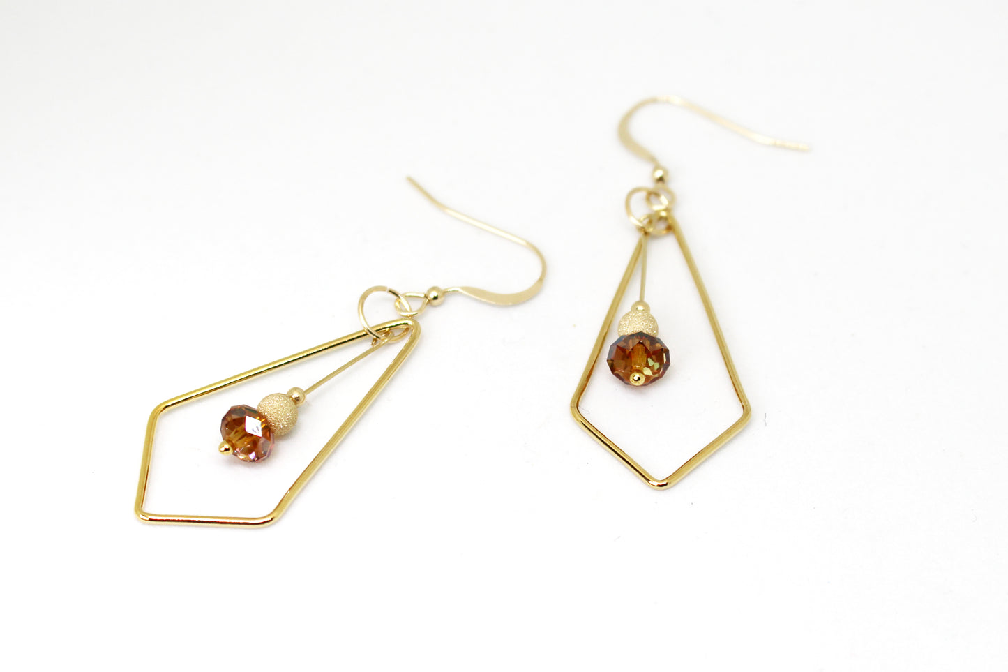 Boucles d'oreilles gold filled 14K losanges avec des cristaux Swarovski