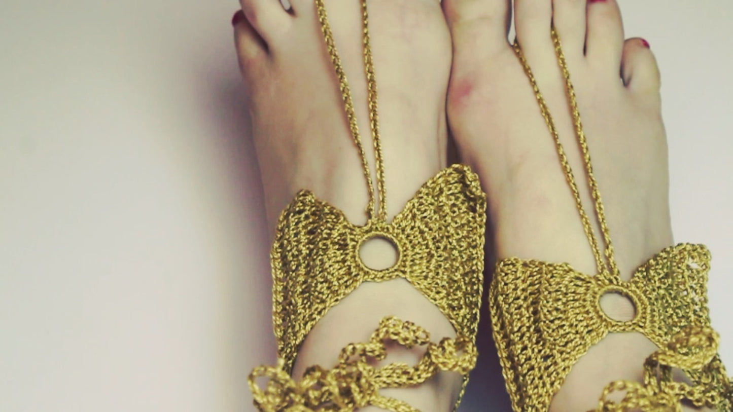 Bijou de pied ou bracelet de cheville nœuds