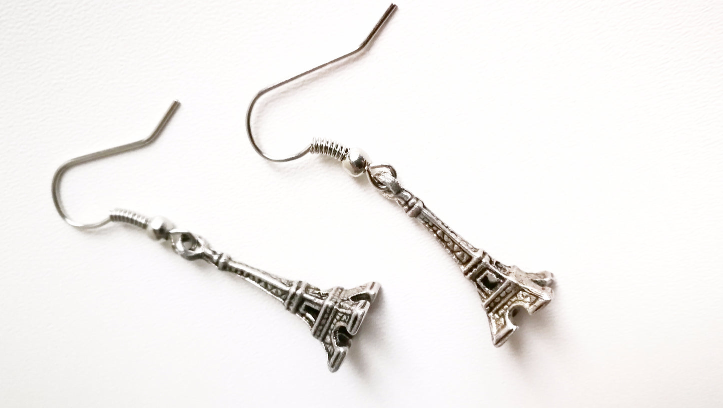 Boucles d'oreilles la Tour Eiffel argentées