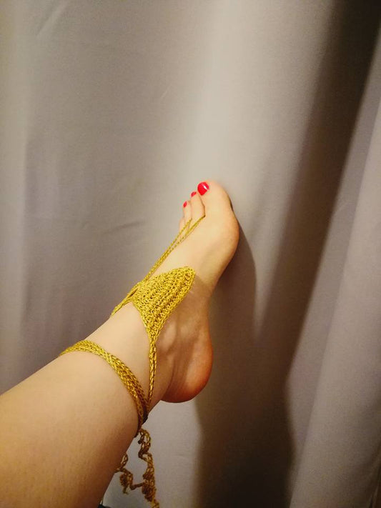 Bijou de pied ou bracelet de cheville nœuds