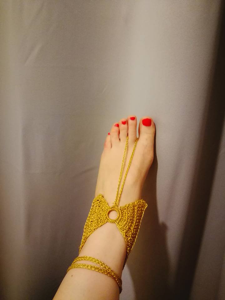 Bijou de pied ou bracelet de cheville nœuds