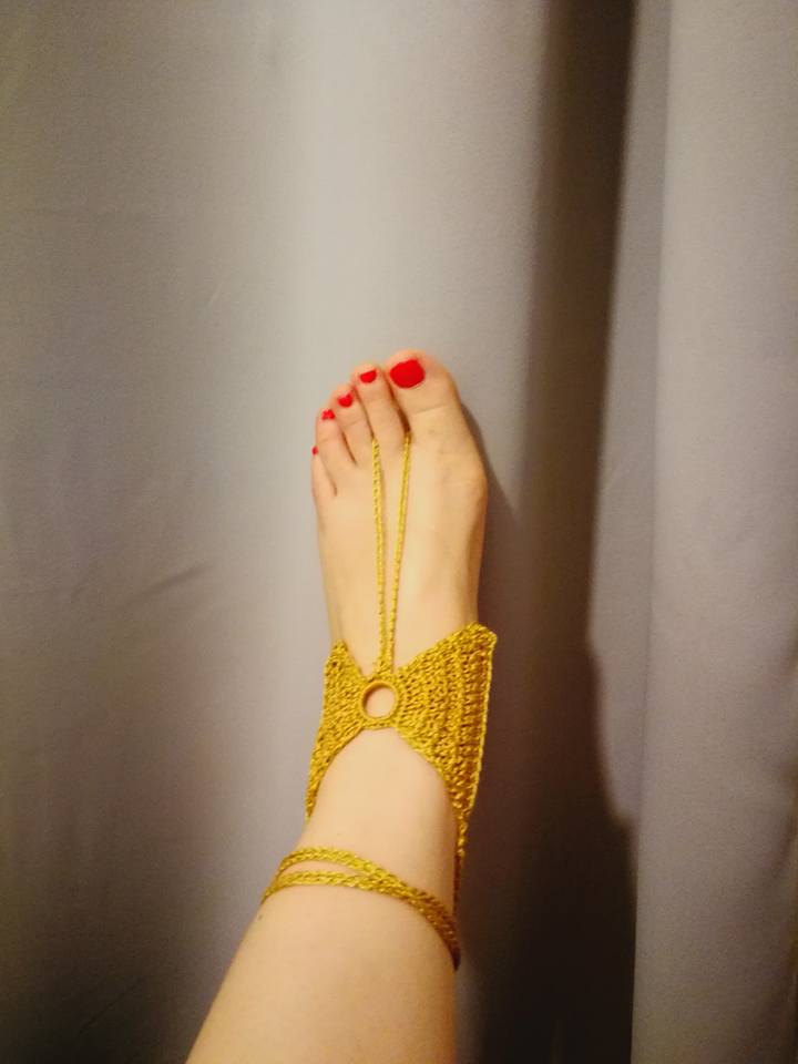 Bijou de pied ou bracelet de cheville nœuds