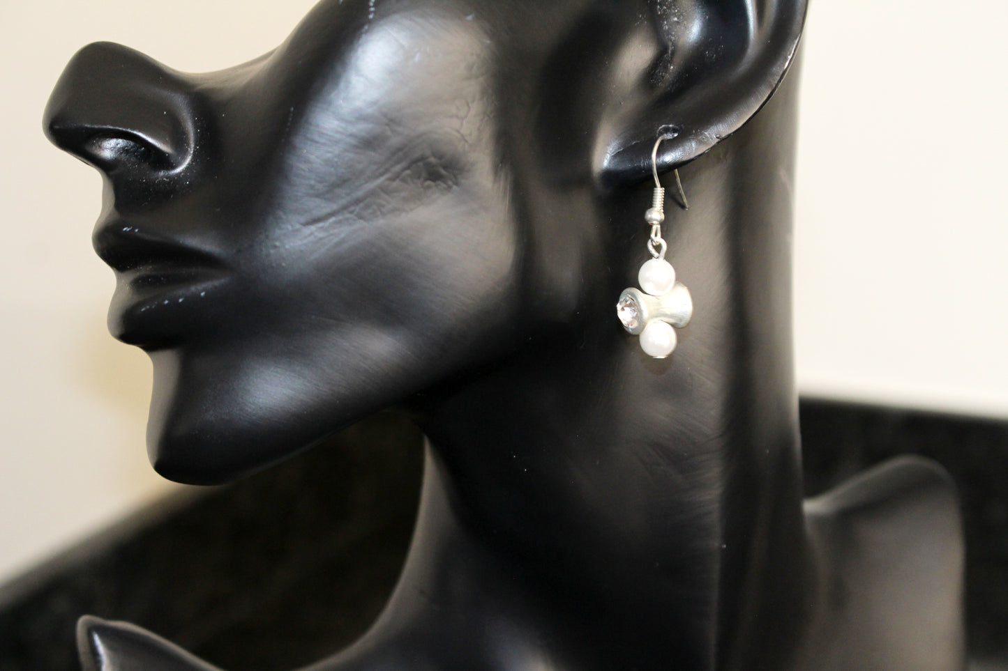 Boucles d'oreilles en perles blanc nacré romantique