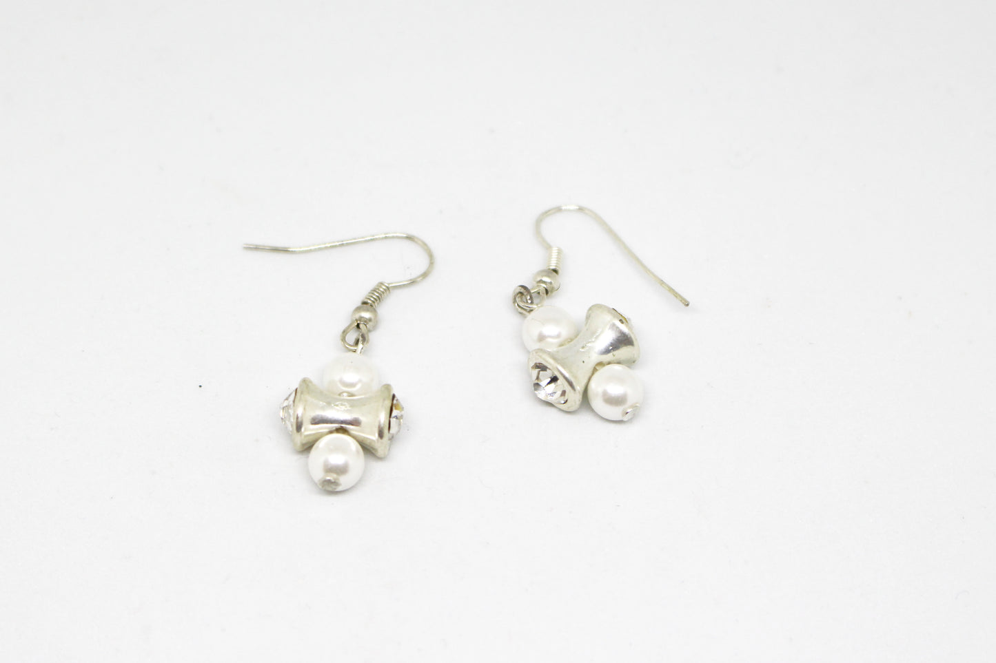 Boucles d'oreilles en perles blanc nacré romantique