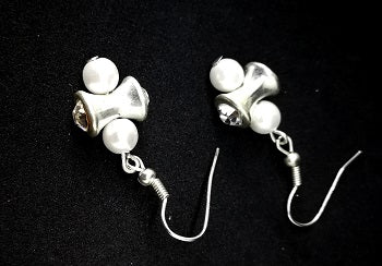 Boucles d'oreilles en perles blanc nacré romantique