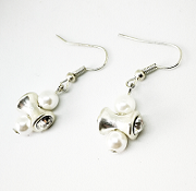 Boucles d'oreilles en perles blanc nacré romantique