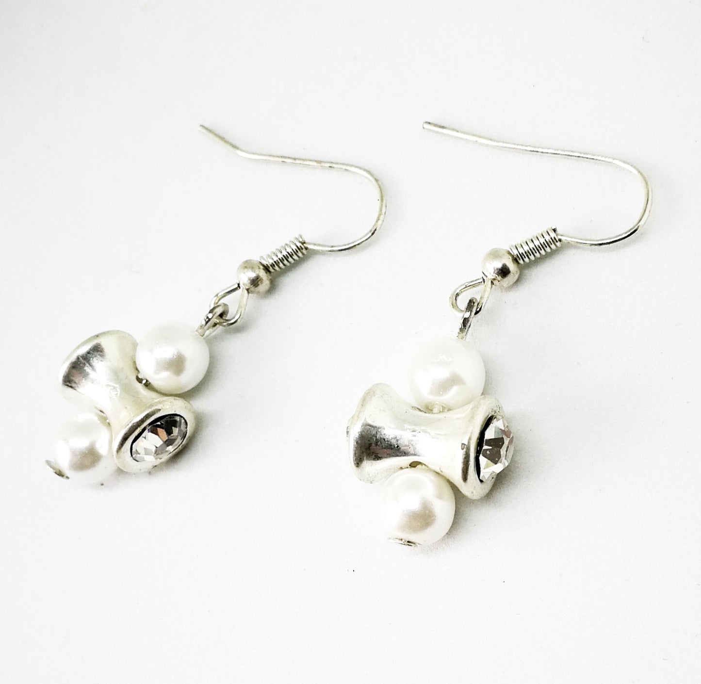 Boucles d'oreilles en perles blanc nacré romantique