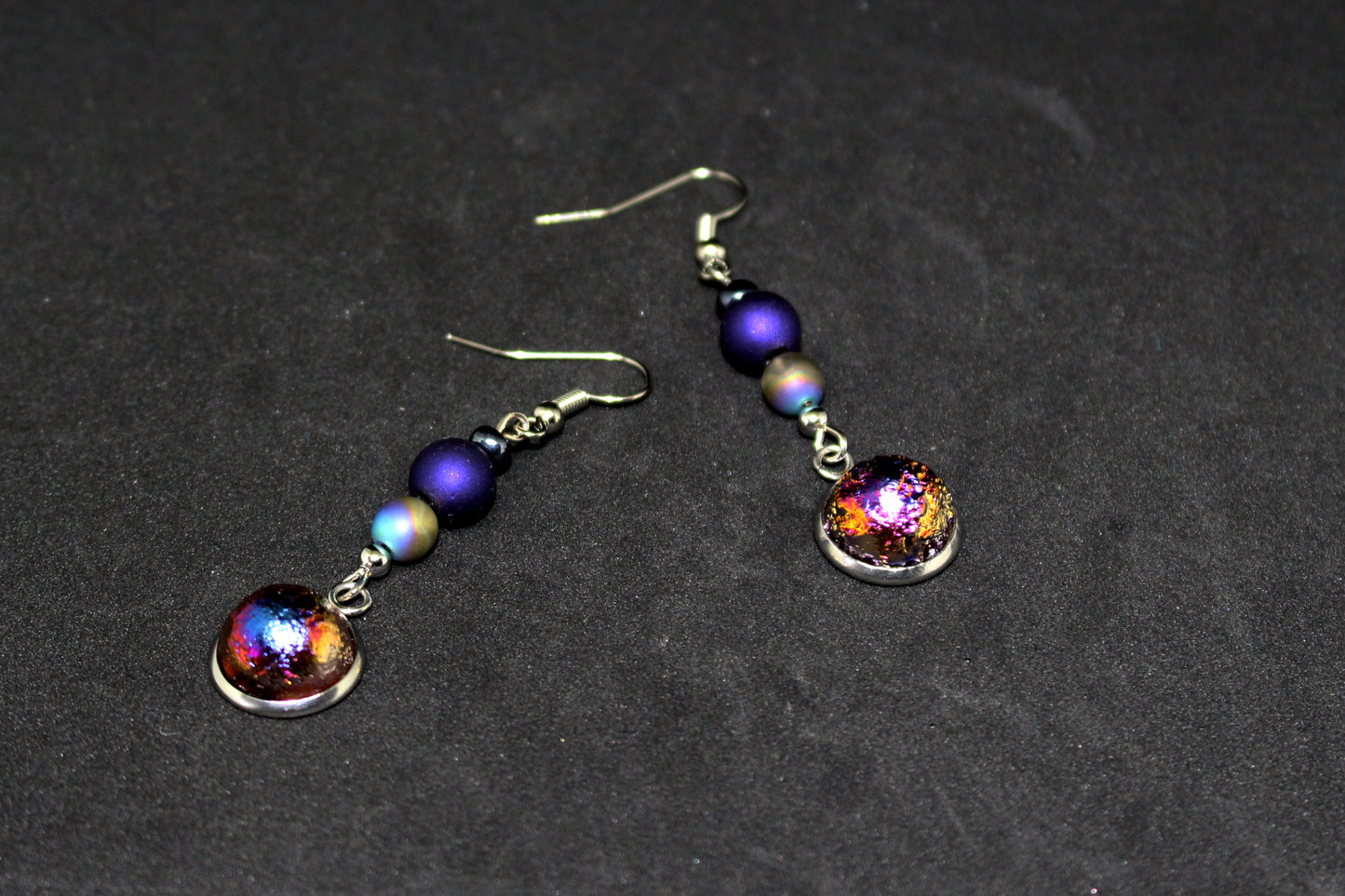 Boucles d'oreilles bleu nuit en verre