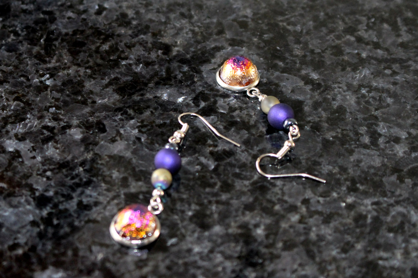 Boucles d'oreilles bleu nuit en verre