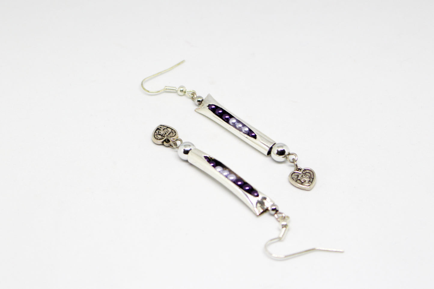 Boucles d'oreilles argentées petits pois mauves
