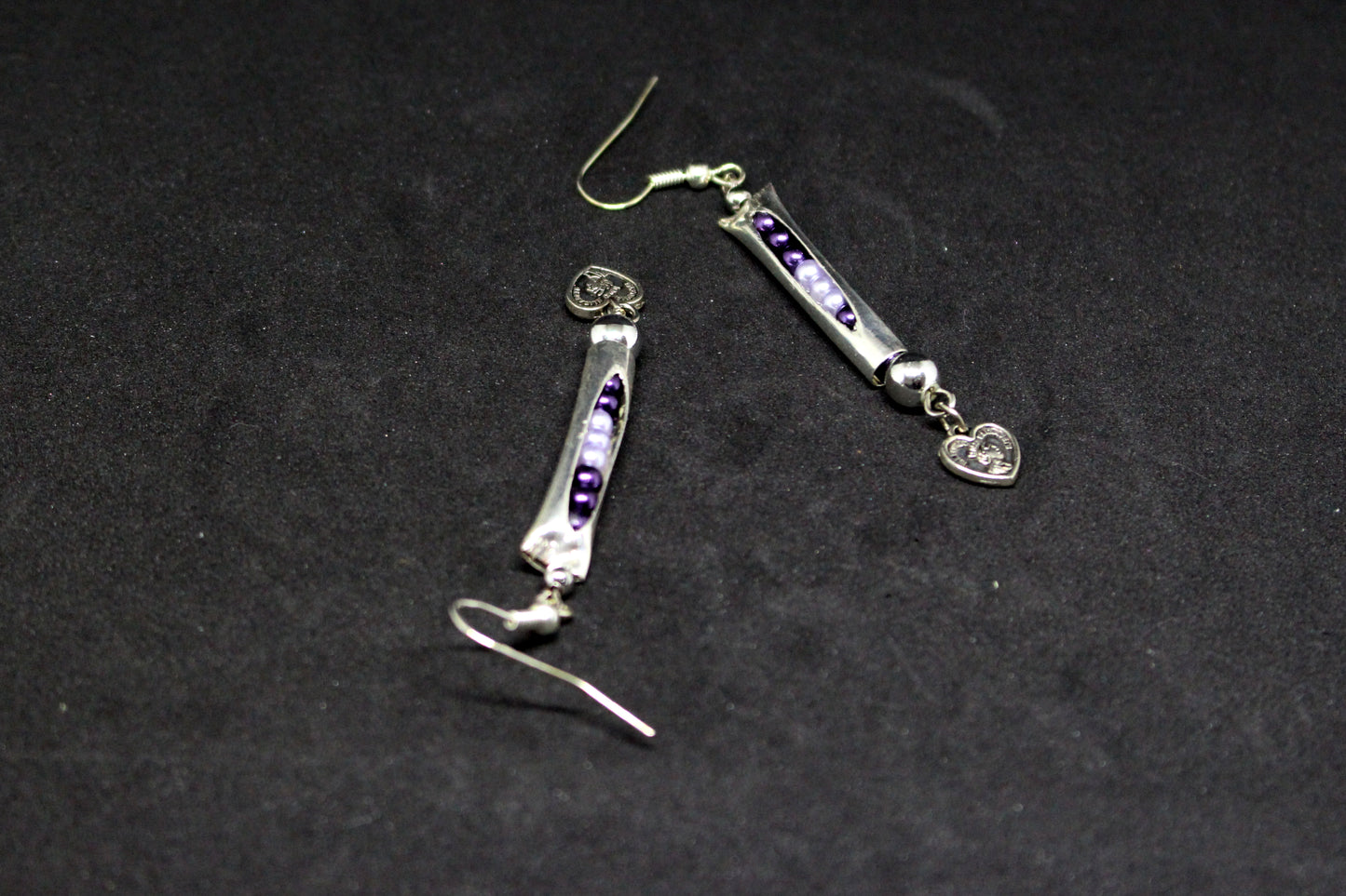 Boucles d'oreilles argentées petits pois mauves
