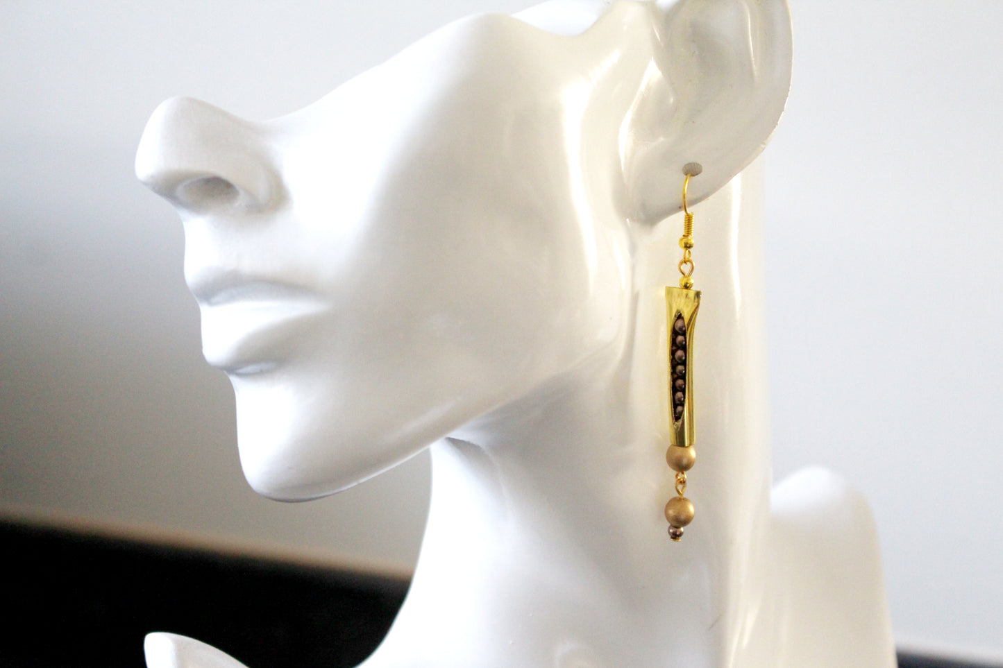 Boucles d'oreilles petits pois marron et doré