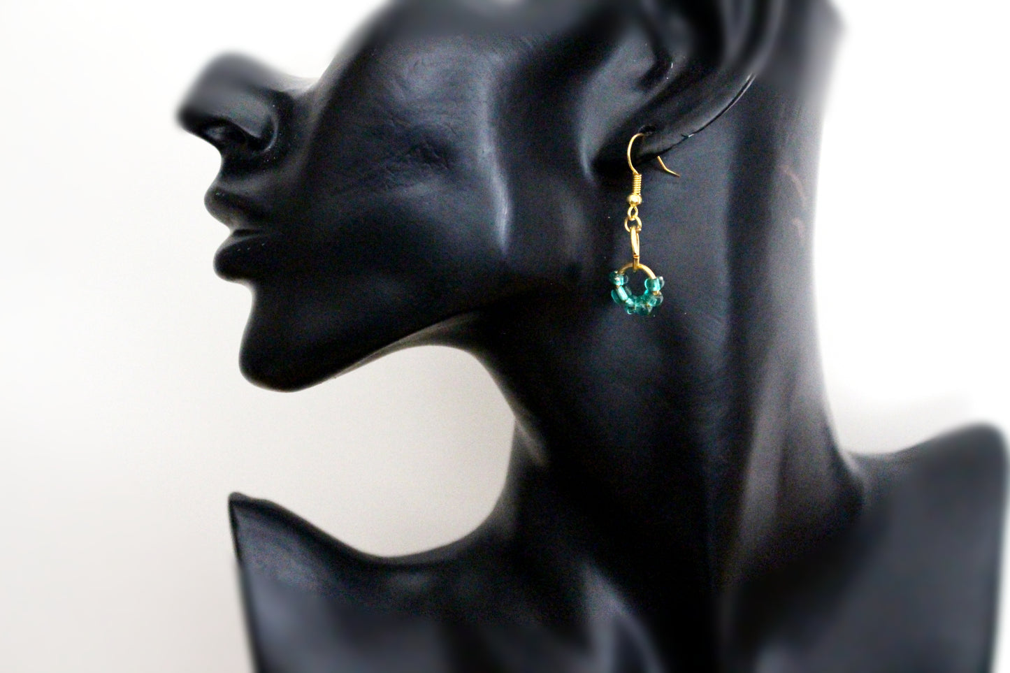 Boucles d'oreilles de perles doré et vert