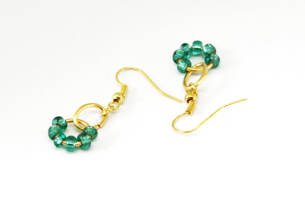 Boucles d'oreilles de perles doré et vert