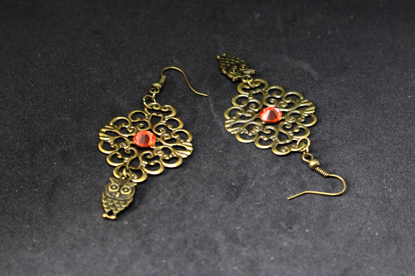 Boucles d'oreilles ajourés avec la chouette