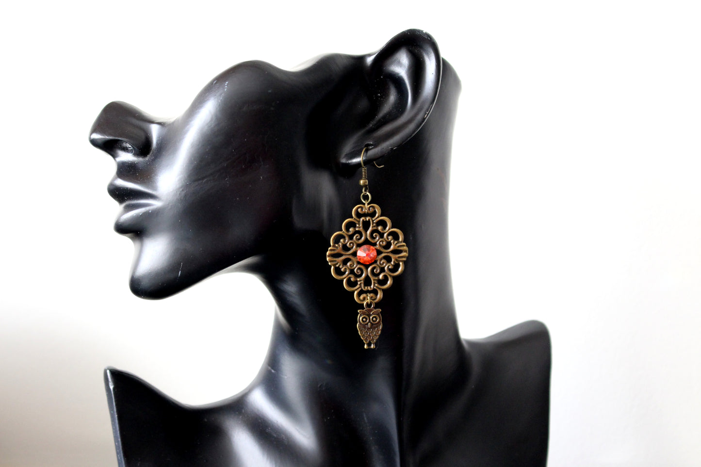 Boucles d'oreilles ajourés avec la chouette