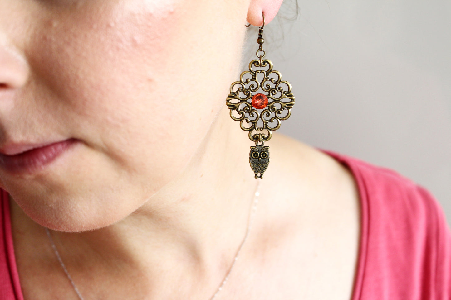 Boucles d'oreilles ajourés avec la chouette