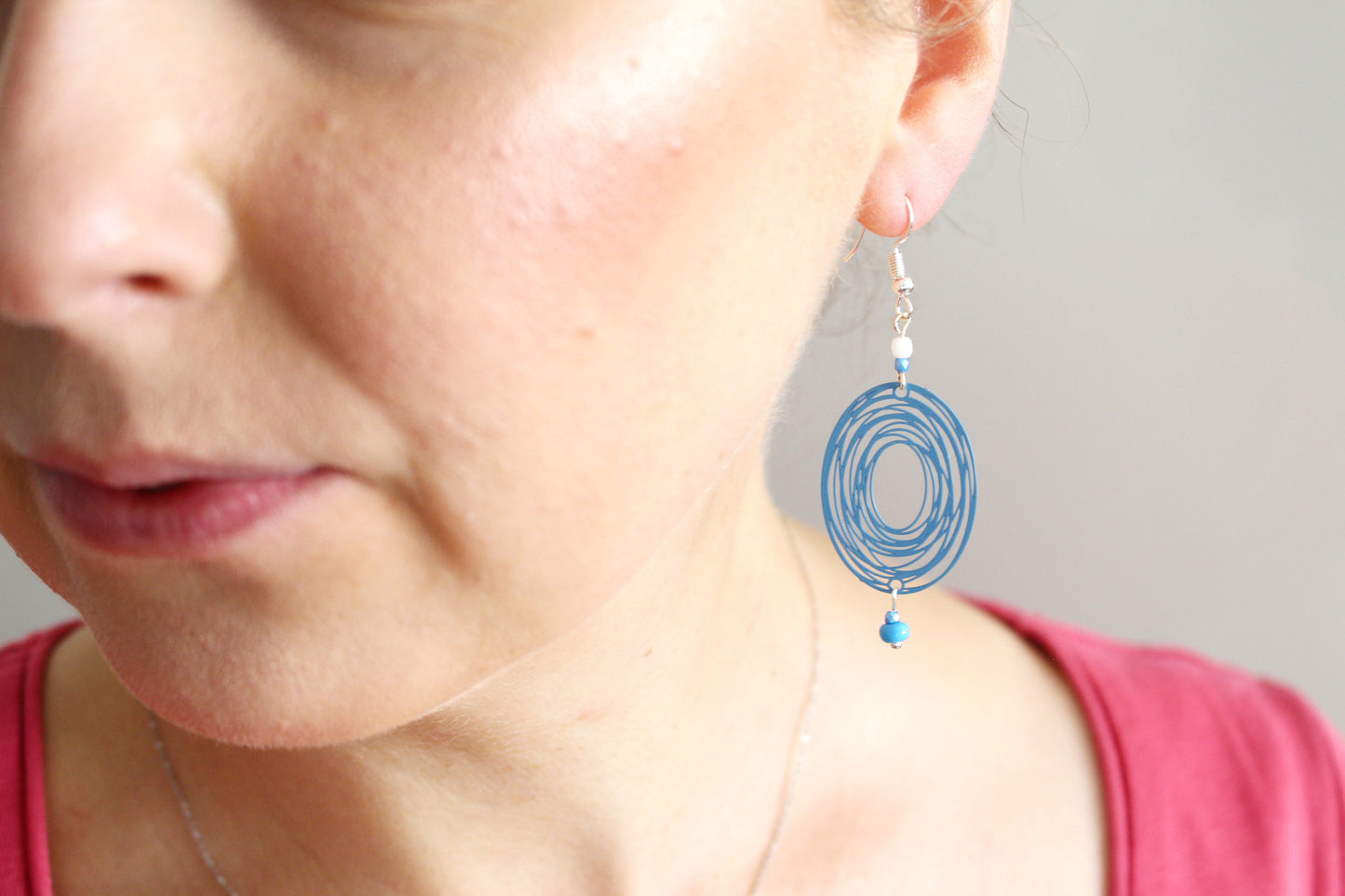 Boucles d'oreilles fils bleu