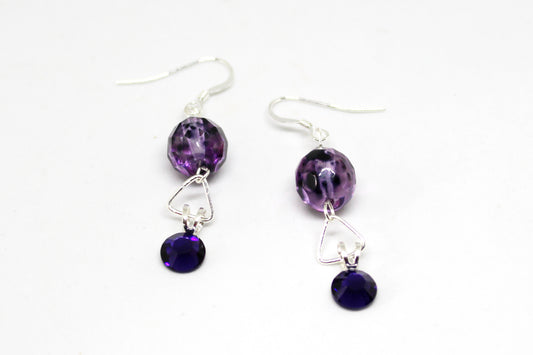 Boucles d'oreilles en argent avec du violet moucheté