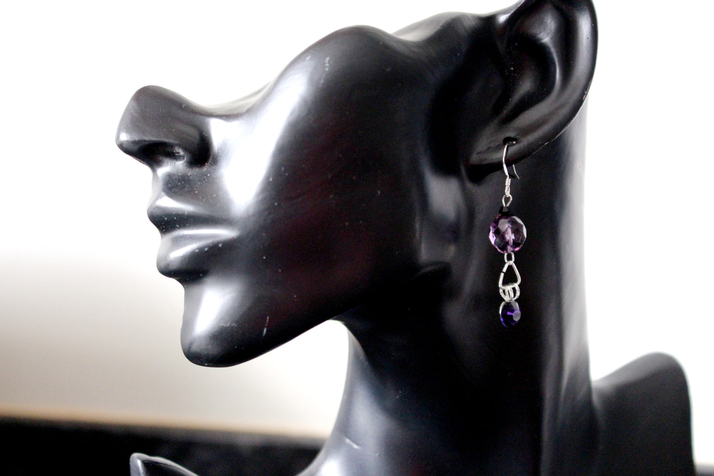 Boucles d'oreilles en argent avec du violet moucheté