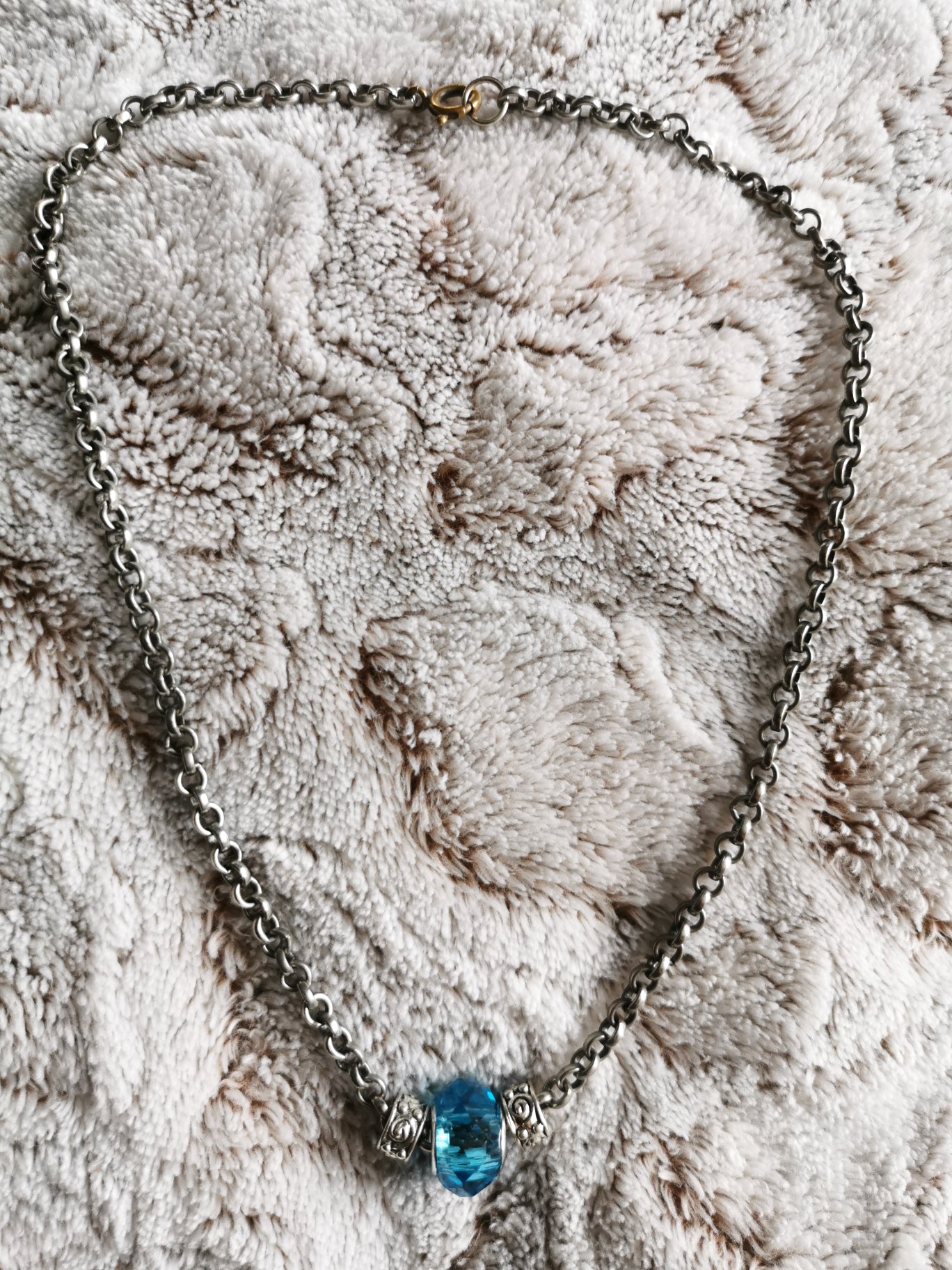 Collier ras de cou argenté