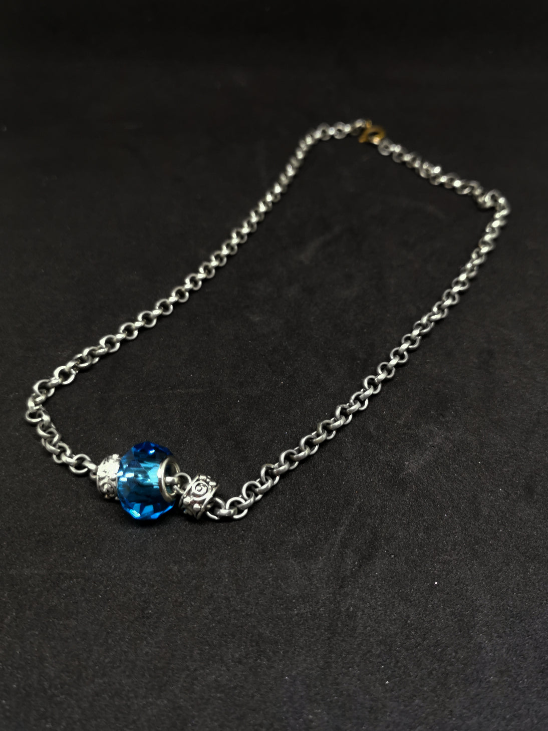 Collier ras de cou argenté