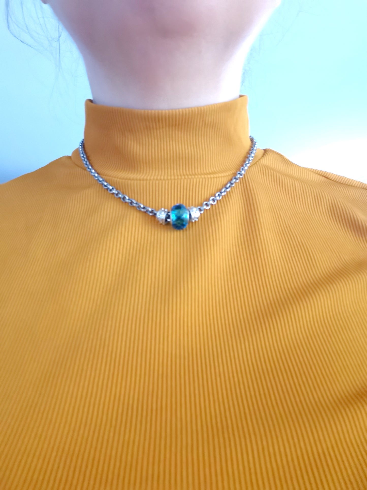 Collier ras de cou argenté