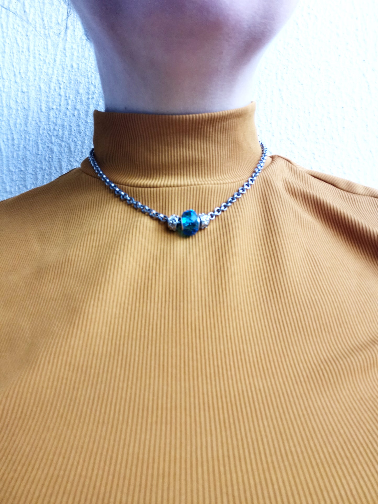 Collier ras de cou argenté