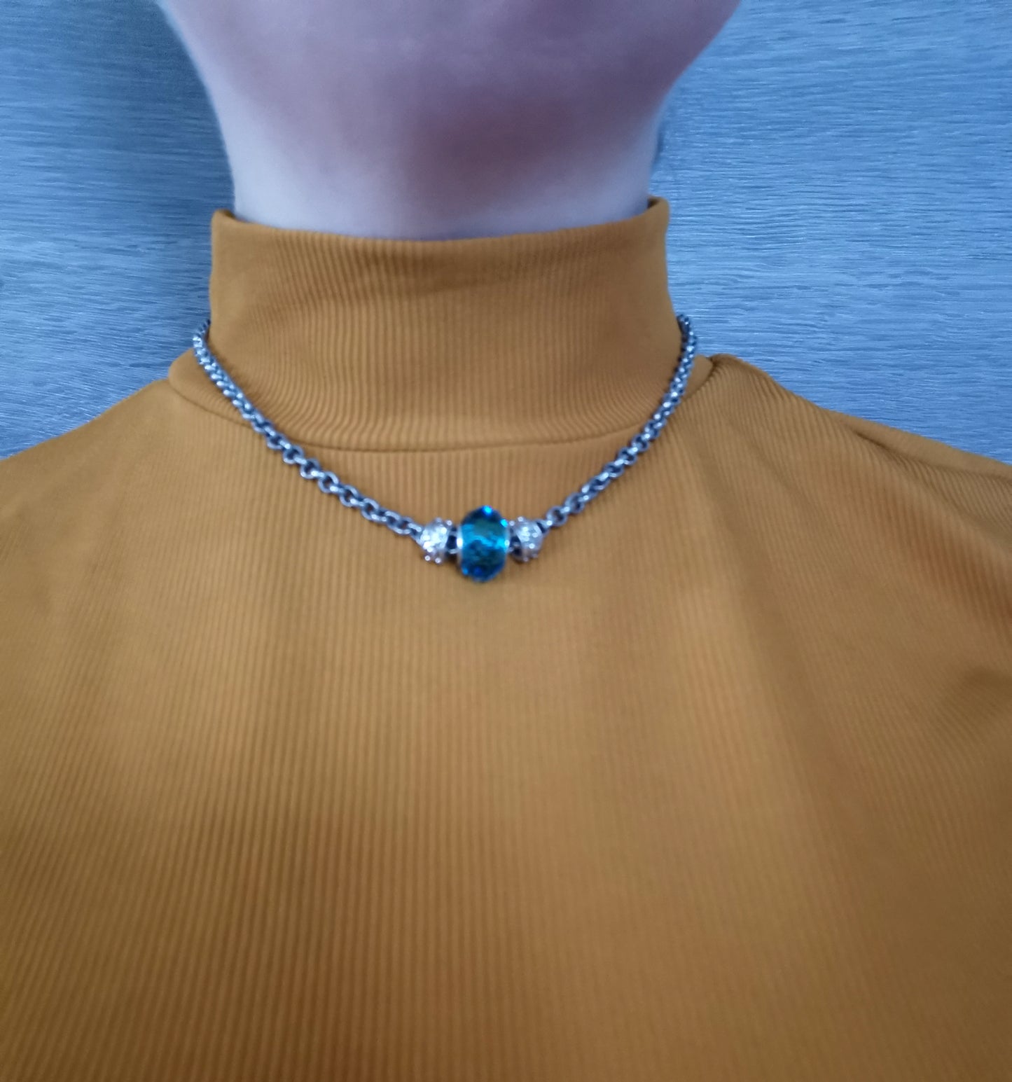 Collier ras de cou argenté
