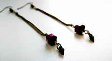 Boucles d'oreilles pendantes chaînes  bronze et cube caméléon