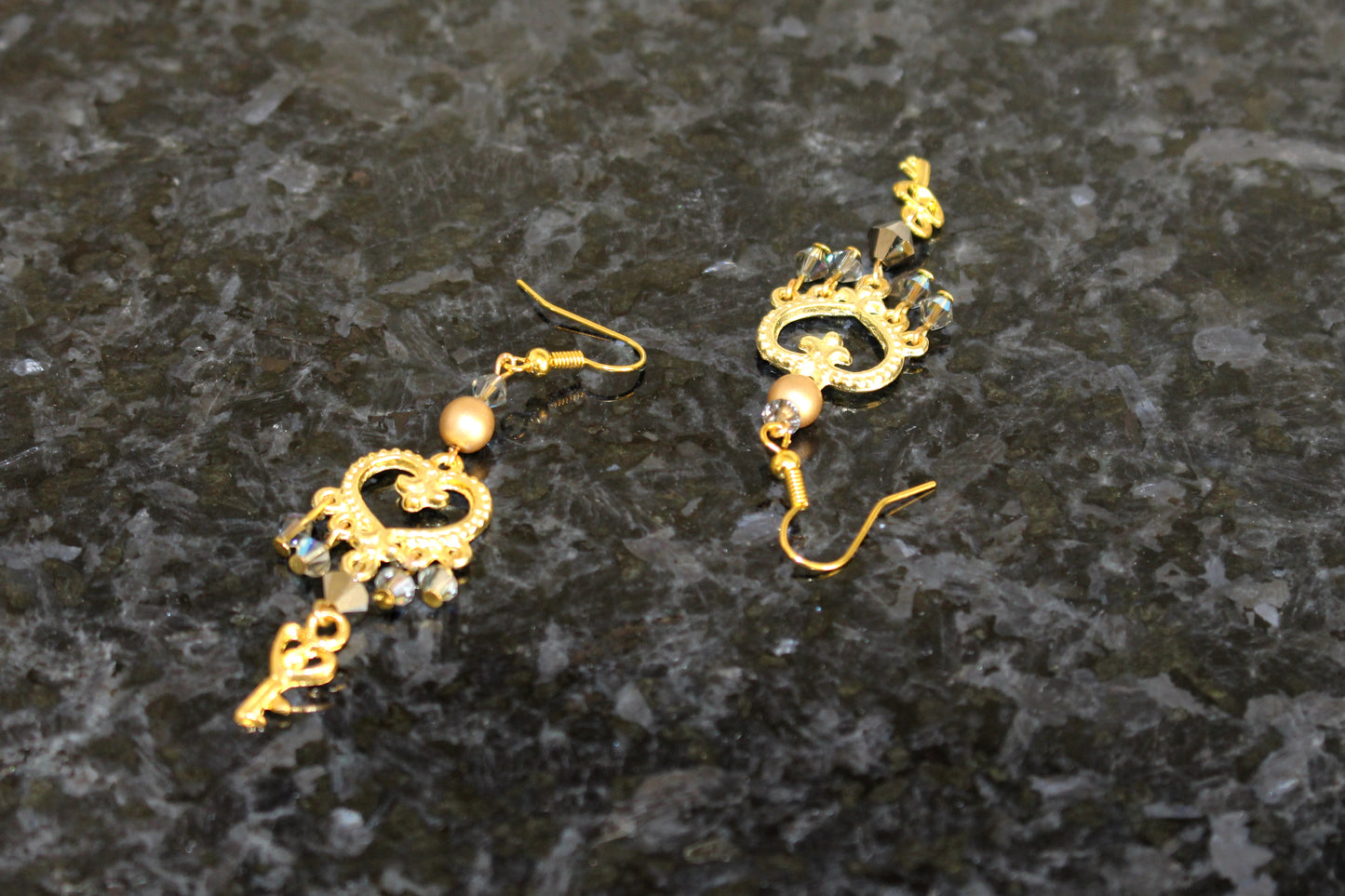 Boucles d'oreilles chandeliers cœurs baroques