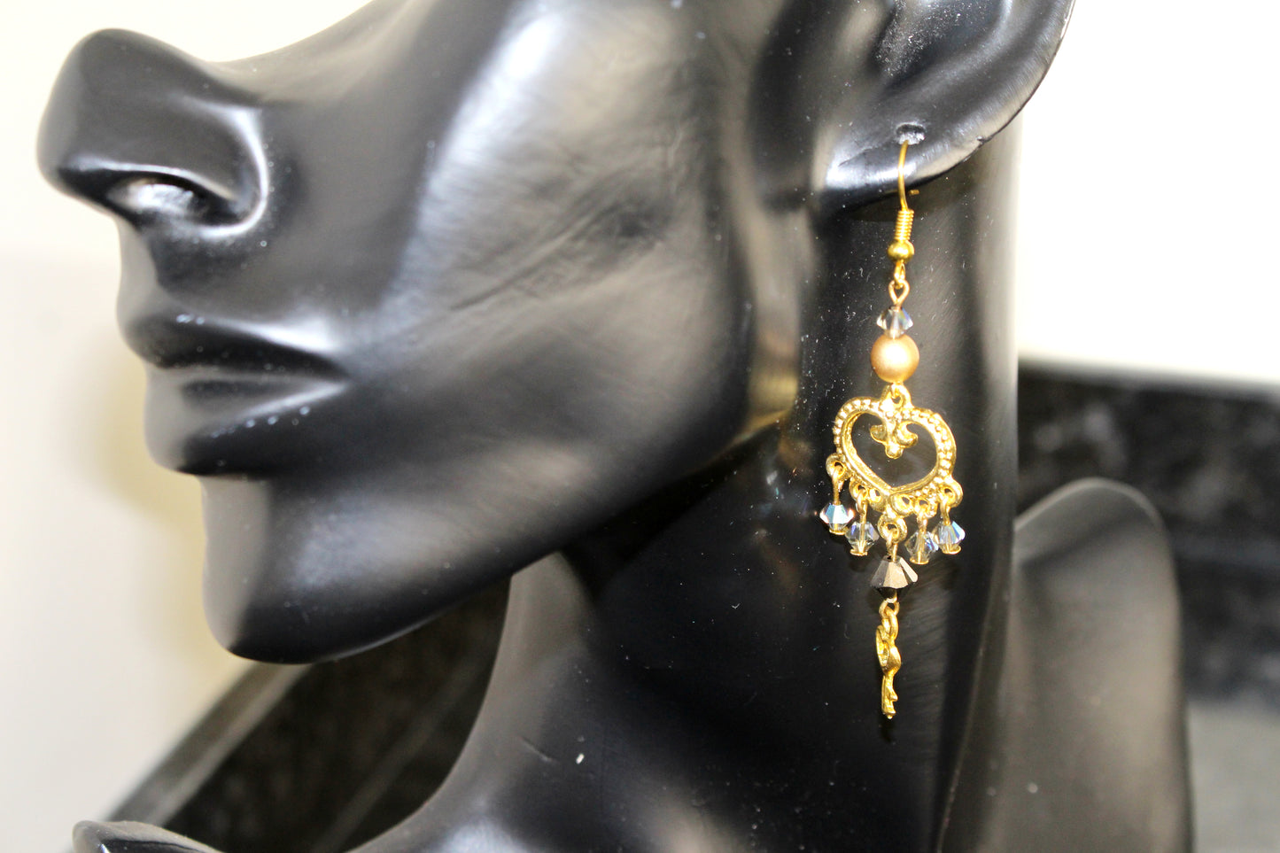 Boucles d'oreilles chandeliers cœurs baroques