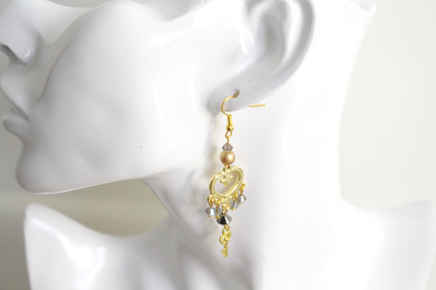 Boucles d'oreilles chandeliers cœurs baroques