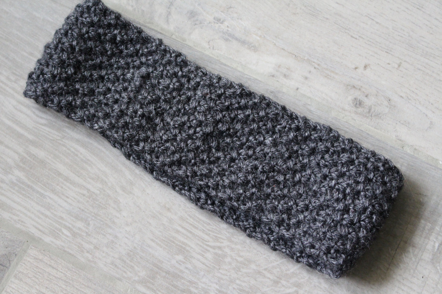 Bandeau de cheveux gris anthracite pour une adolescente