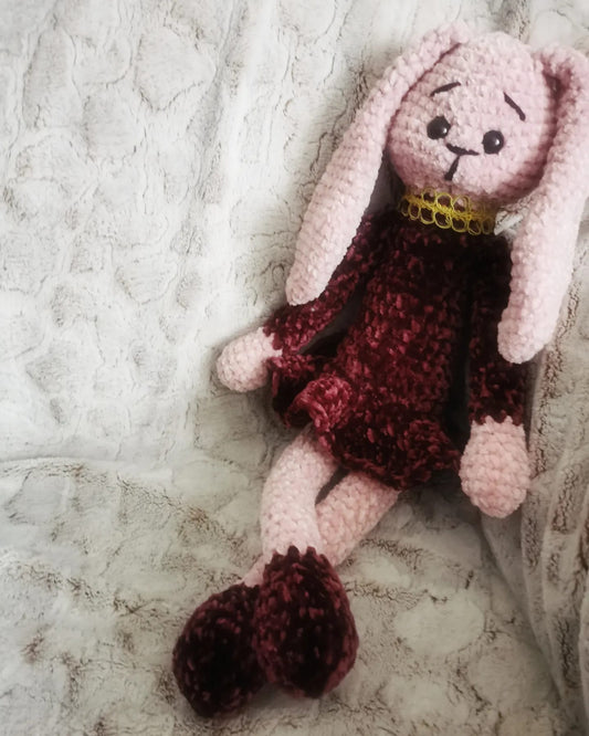 Amigurumi lapine peluche au crochet velvet rose et bordeaux