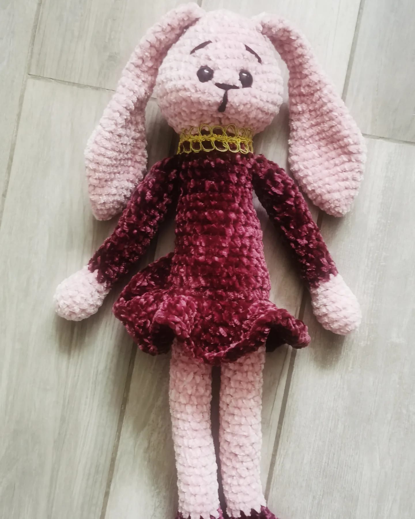 Amigurumi lapine peluche au crochet velvet rose et bordeaux