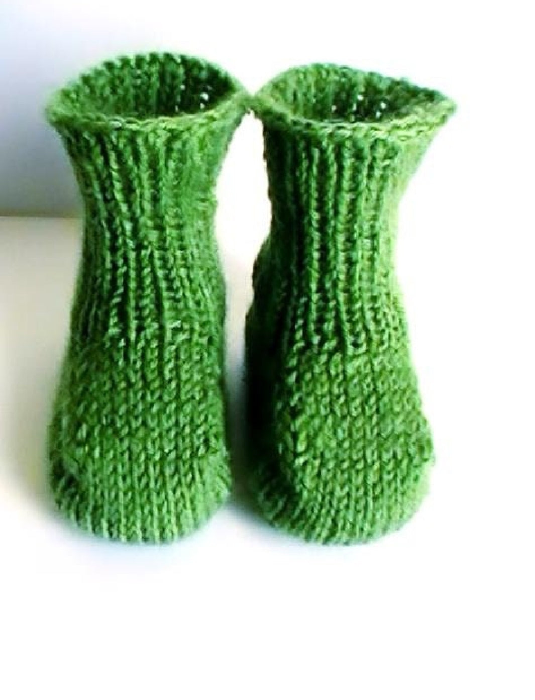 Chaussons verts tricot pour bébé