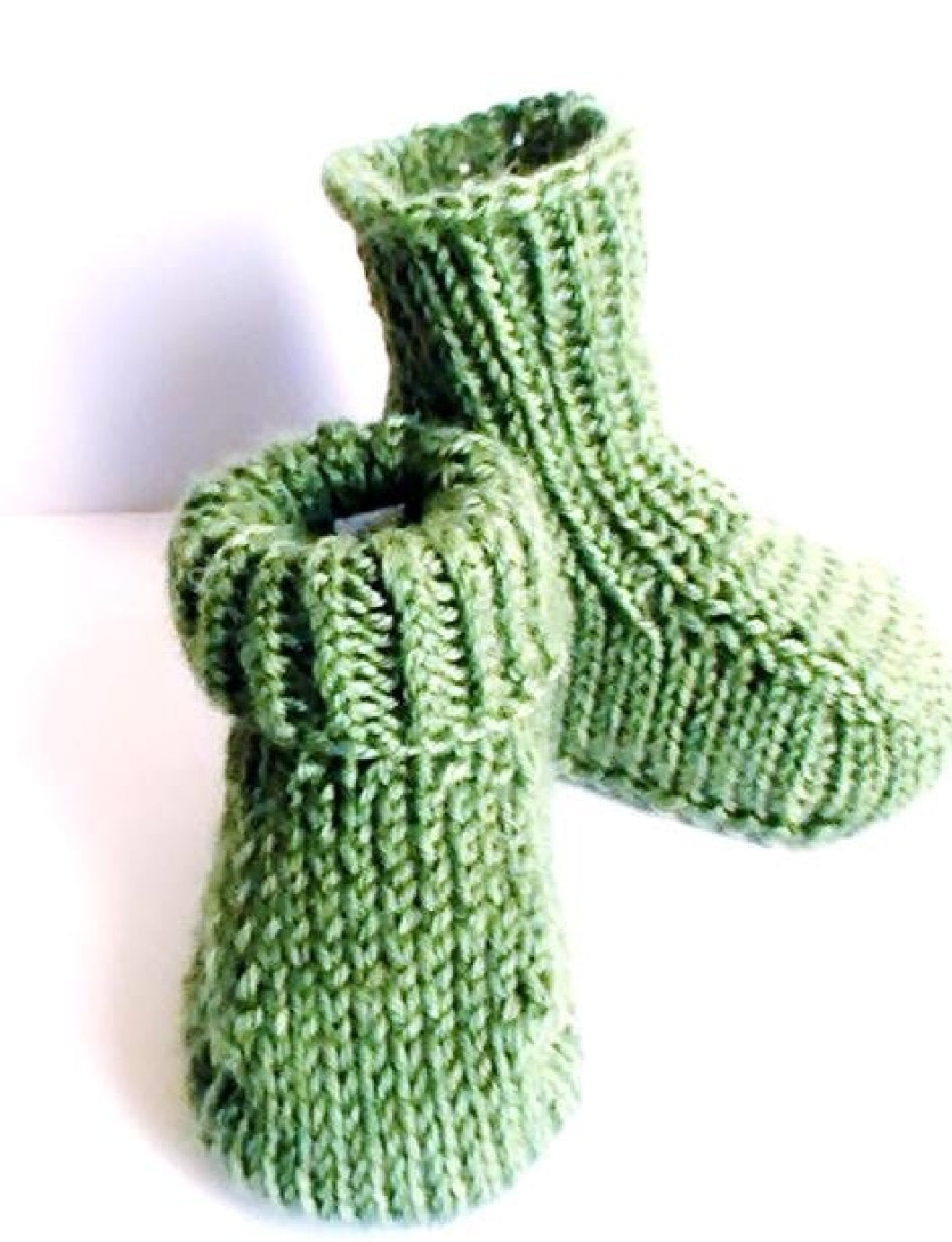 Chaussons verts tricot pour bébé