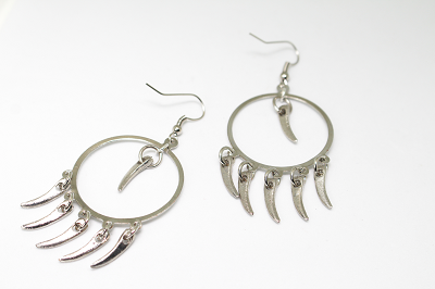 Boucles d'oreilles créoles argentées griffes