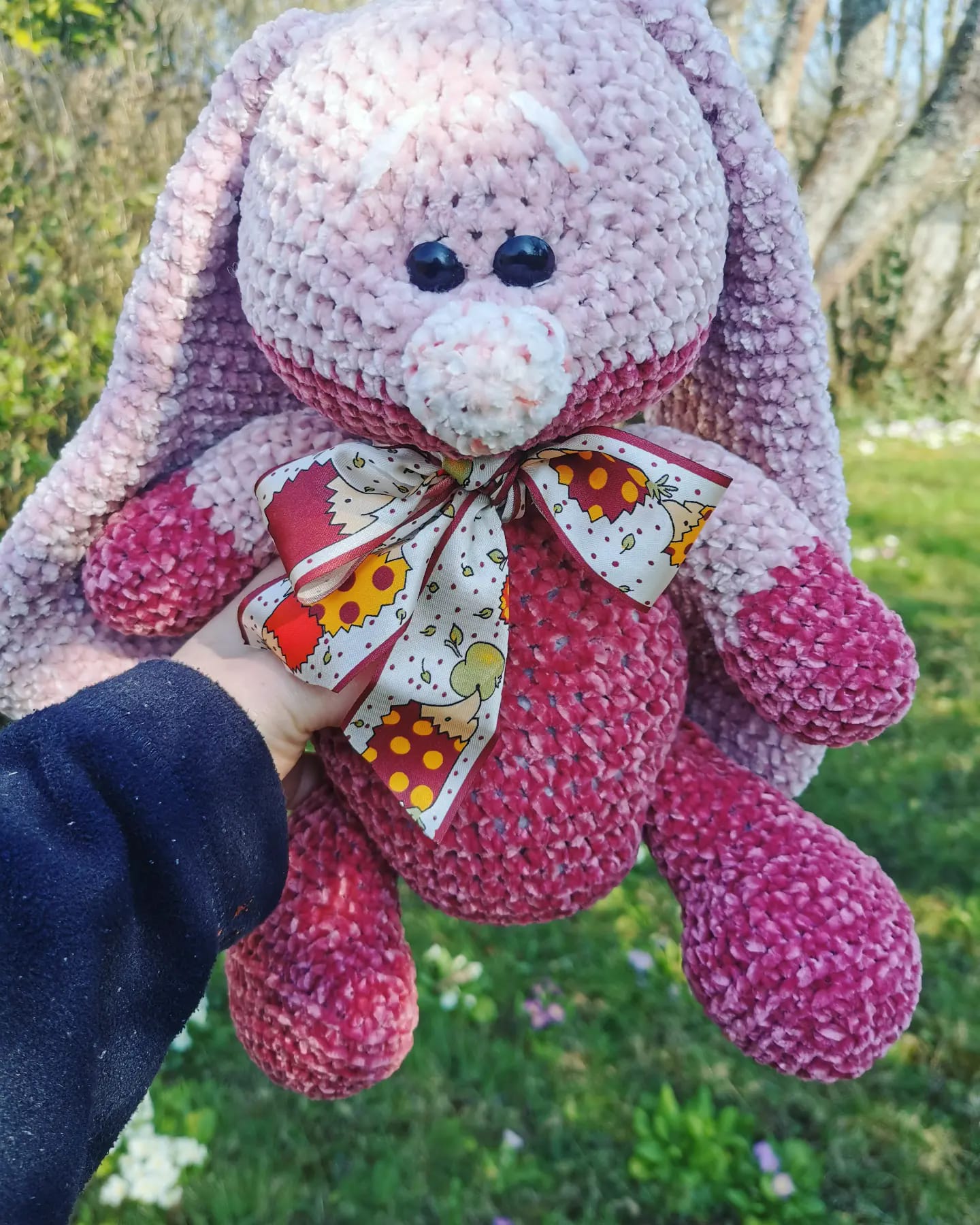 Amigurumi gros lapin rose en velvet fil très doux