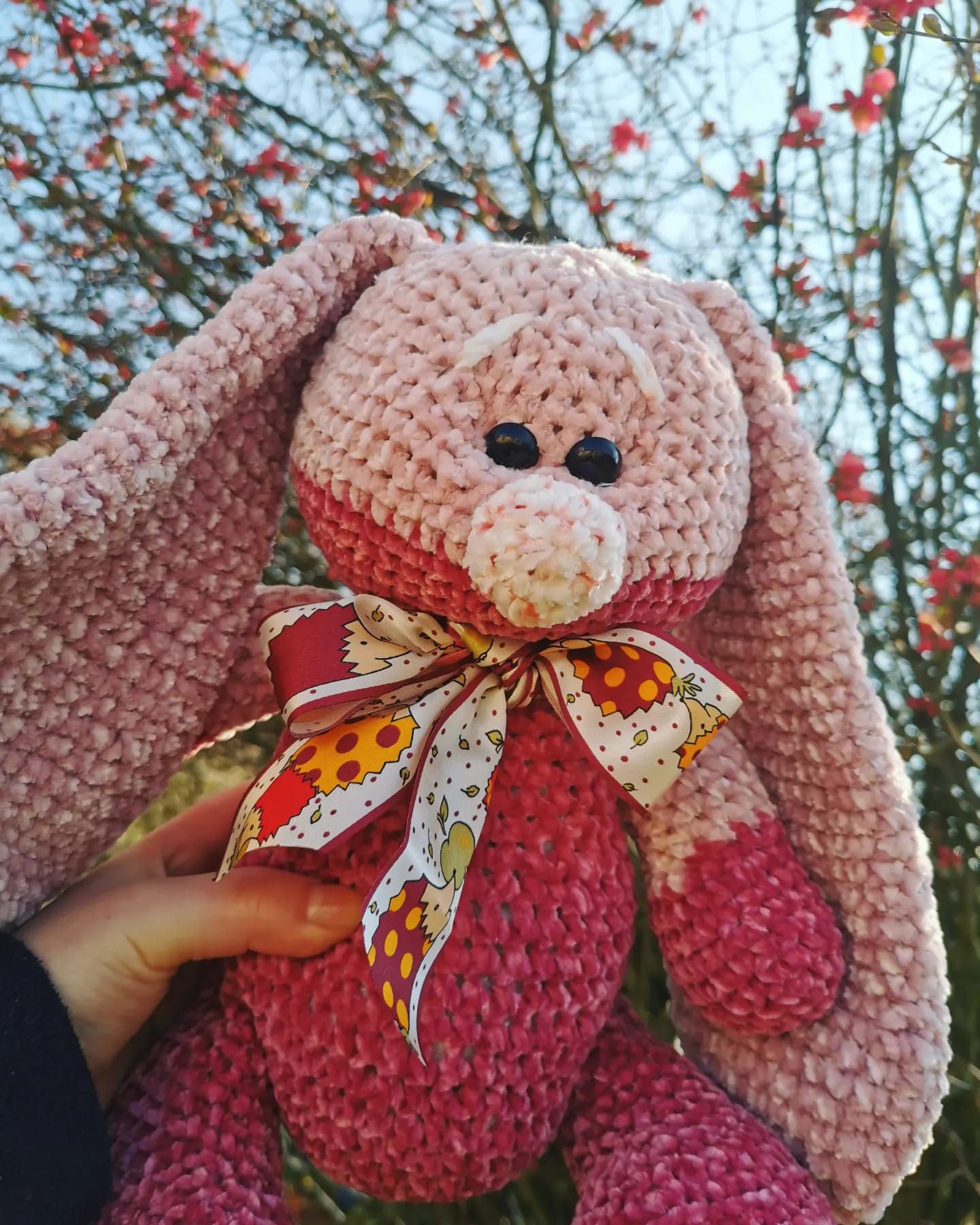 Amigurumi gros lapin rose en velvet fil très doux