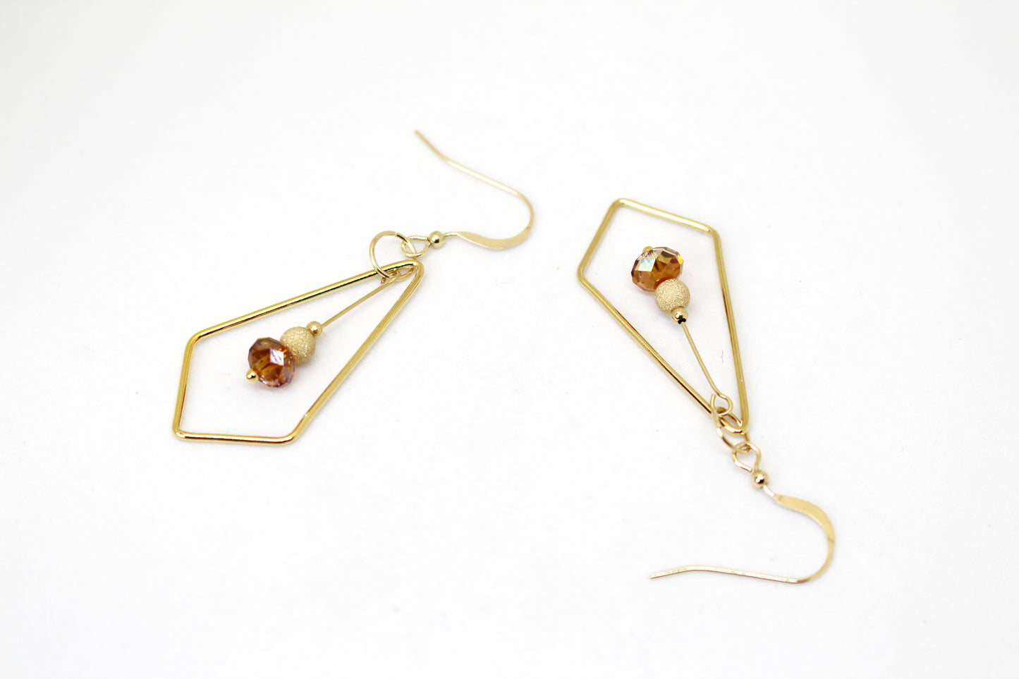 Boucles d'oreilles gold filled 14K losanges avec des cristaux Swarovski