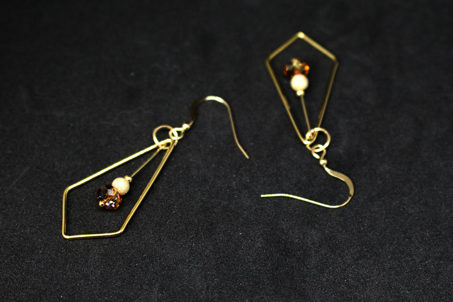Boucles d'oreilles gold filled 14K losanges avec des cristaux Swarovski