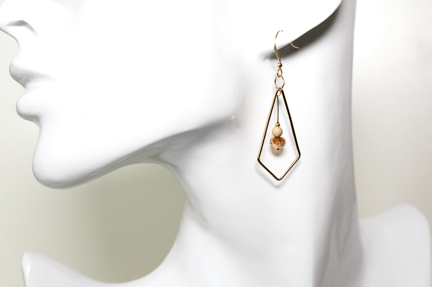 Boucles d'oreilles gold filled 14K losanges avec des cristaux Swarovski