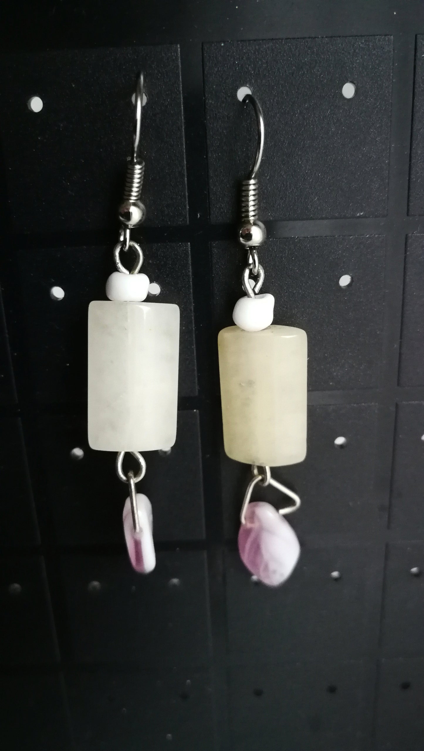 Boucles d'oreilles en pierre naturelle avec perles feuilles en verre