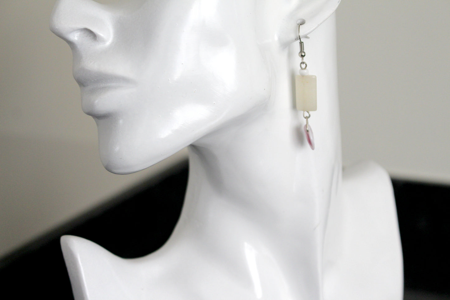 Boucles d'oreilles en pierre naturelle avec perles feuilles en verre
