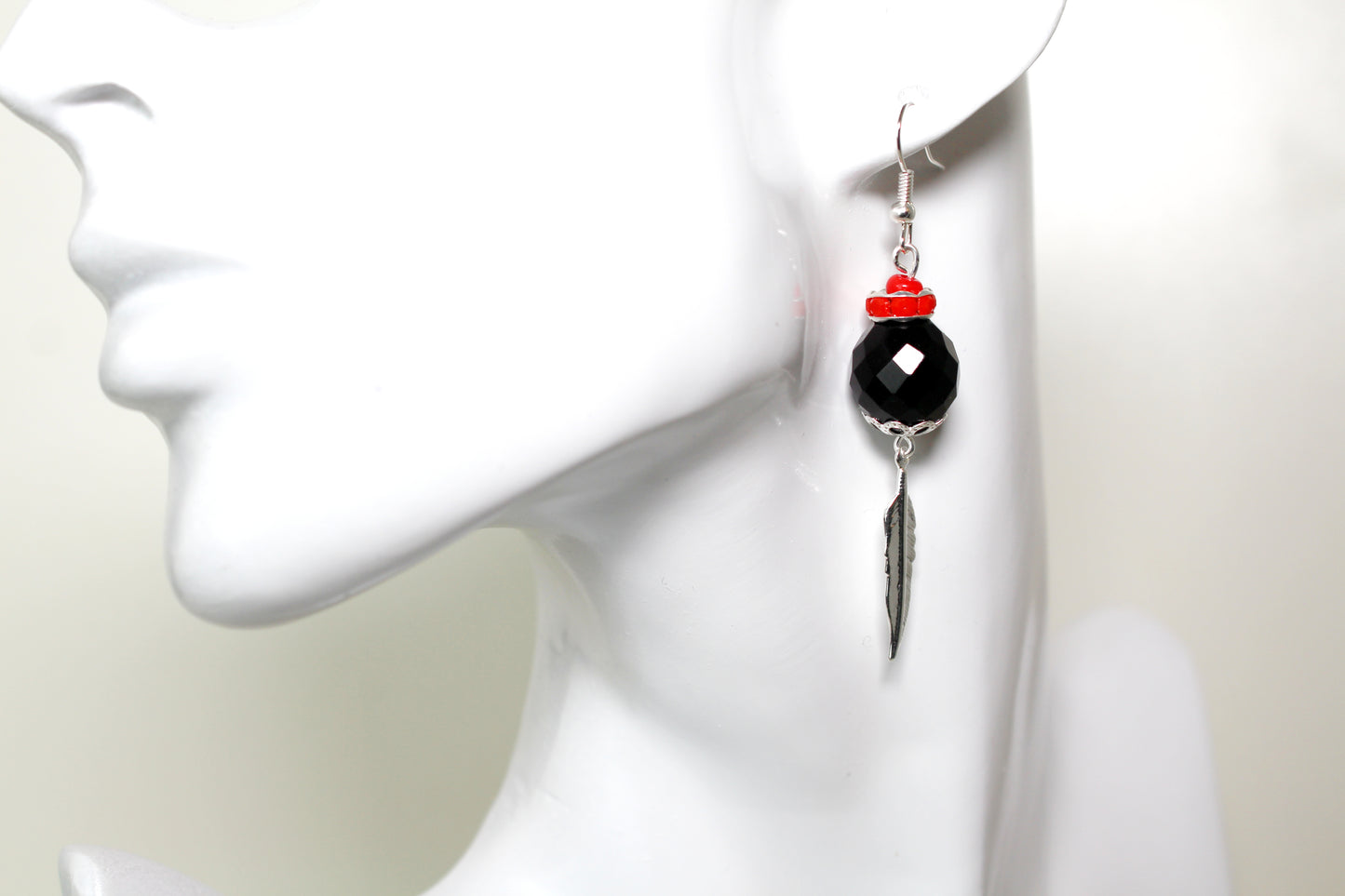 Boucles d'oreilles sphères noires à facettes