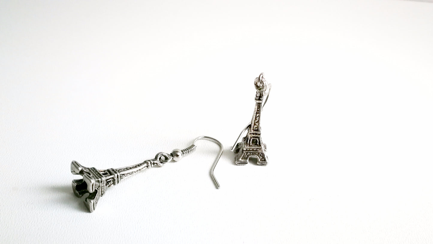 Boucles d'oreilles la Tour Eiffel argentées